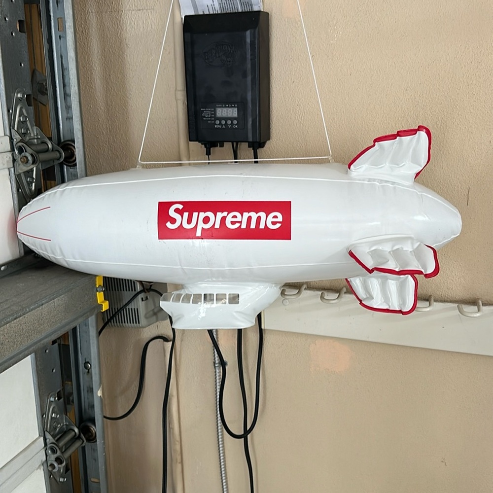 Supreme blimp